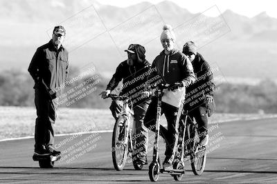 media/Jan-19-2023-Racers Edge (Thu) [[69d0b4dc55]]/Around the Pits-Track Walk/